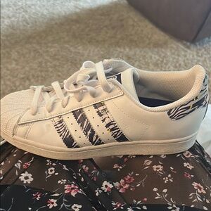 adidas Women's Athletic Shoes - Cream with Black and Yellow Accents